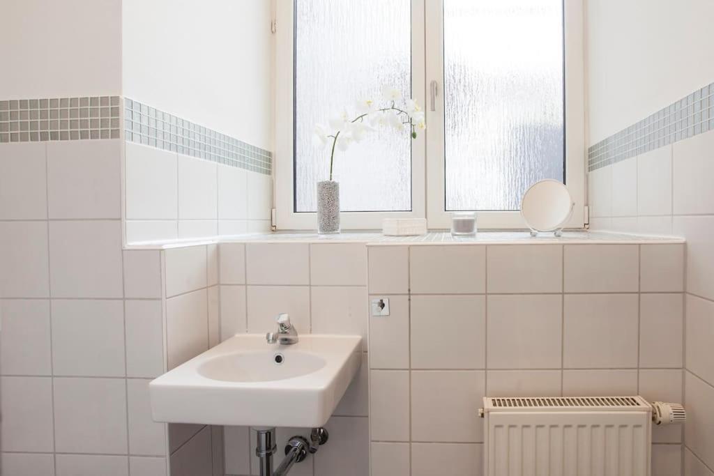 Exclusive 2-Room Souterrain Apartment Нюрнберг Экстерьер фото