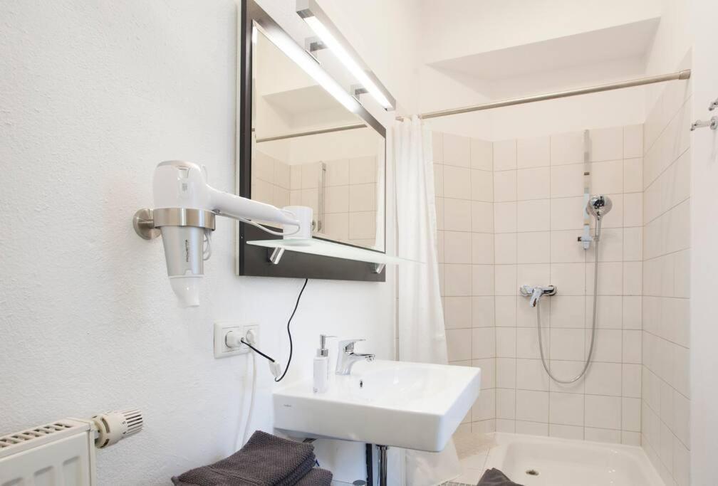 Exclusive 2-Room Souterrain Apartment Нюрнберг Экстерьер фото